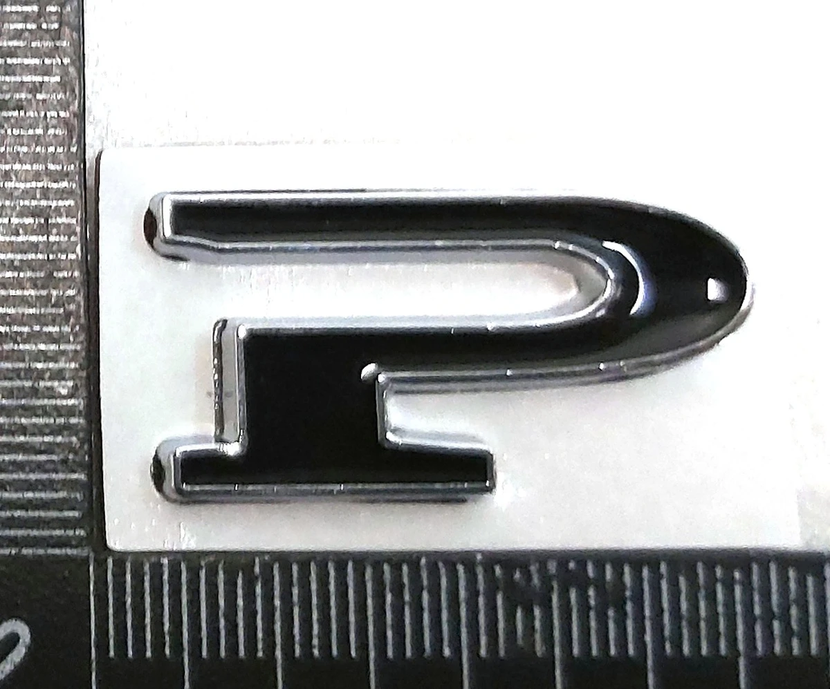 Эмблема "P" крышки багажника SILVER BLACK Tesla model S, model S REST, model X 1083138-00-B