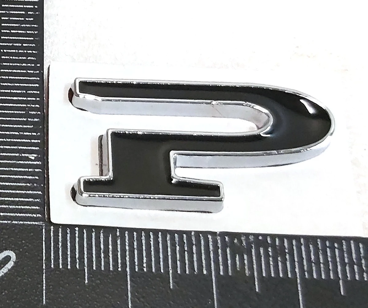 Эмблема "P" крышки багажника SILVER BLACK Tesla model S, model S REST, model X 1083138-00-B