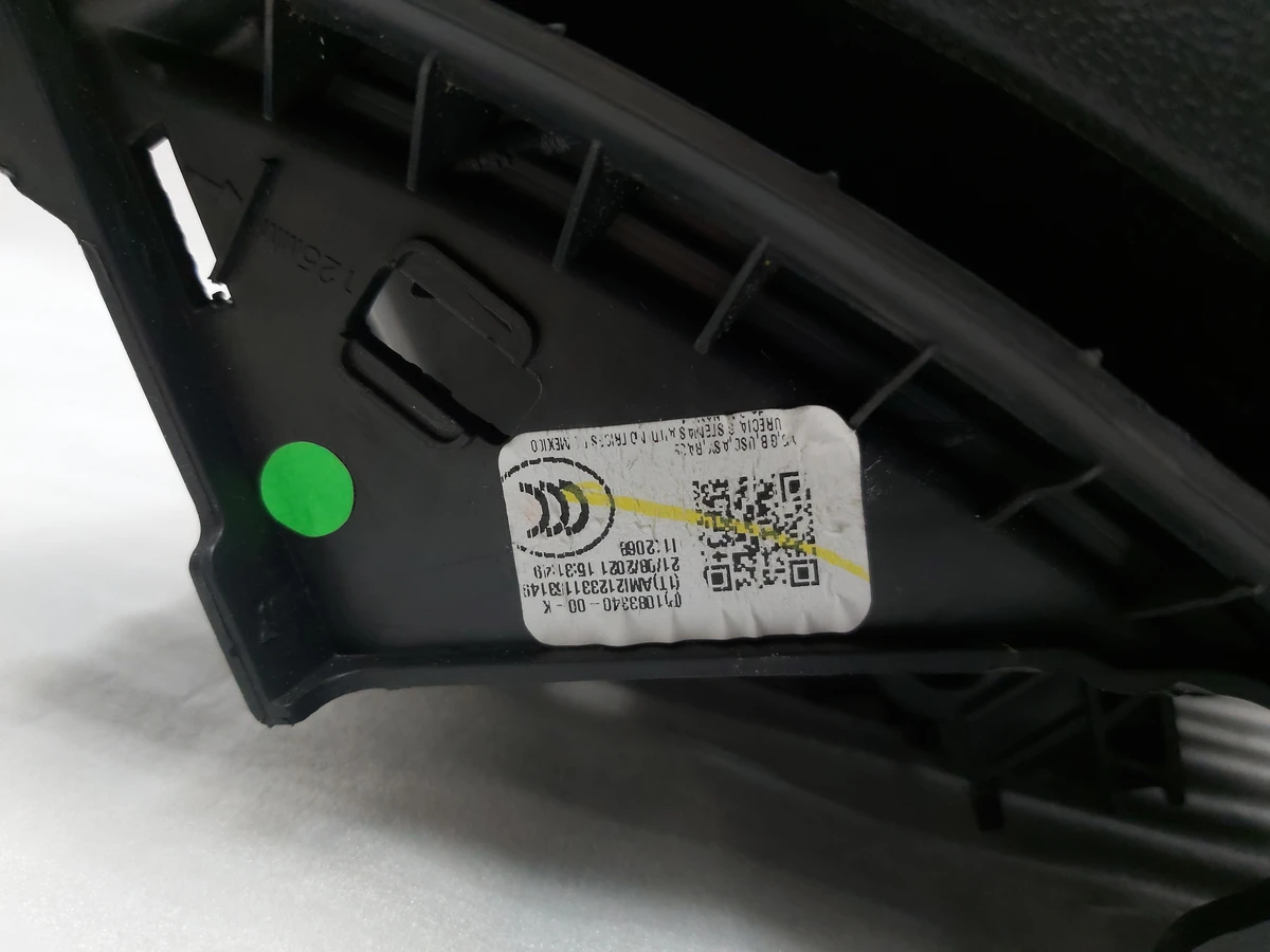 4 Бардачок (перчаточный ящик) BLK BASE без боковых фиксаторов Tesla Model 3, Model Y 1083340-00-H