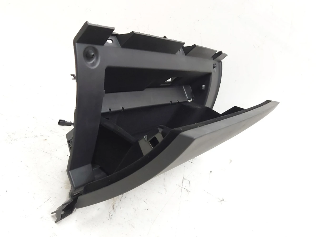 4 Бардачок (перчаточный ящик) BLK BASE USB Tesla model 3, model Y 1083340-00-J