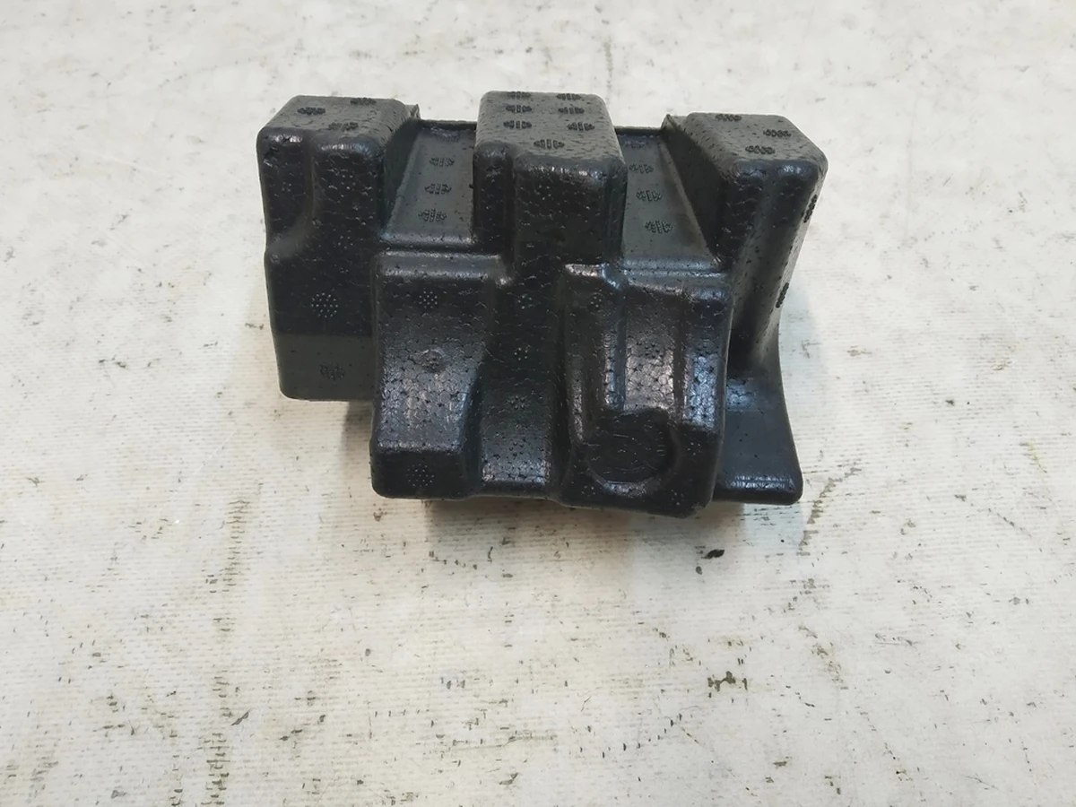 20 Элемент упорный вспенений для каркаса инструментальной панели (торпедо) Tesla model3, model Y 1083380-00-F