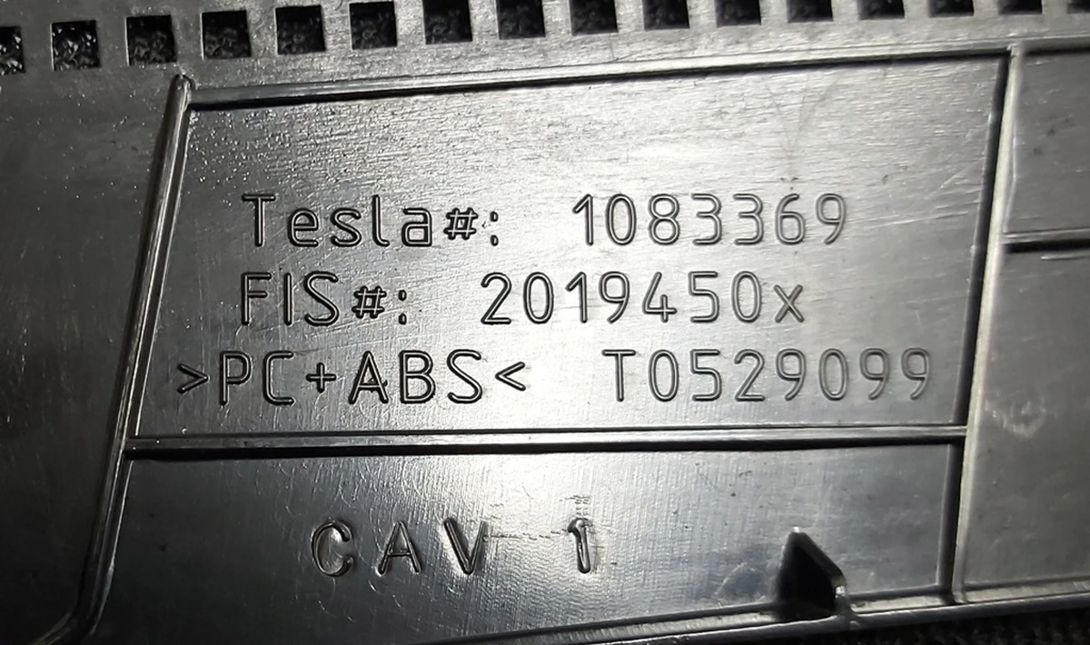 2 M3, IP, SPEAKER GRILLE, ASY, BASE Tesla model 3, model Y 1083390-00-I