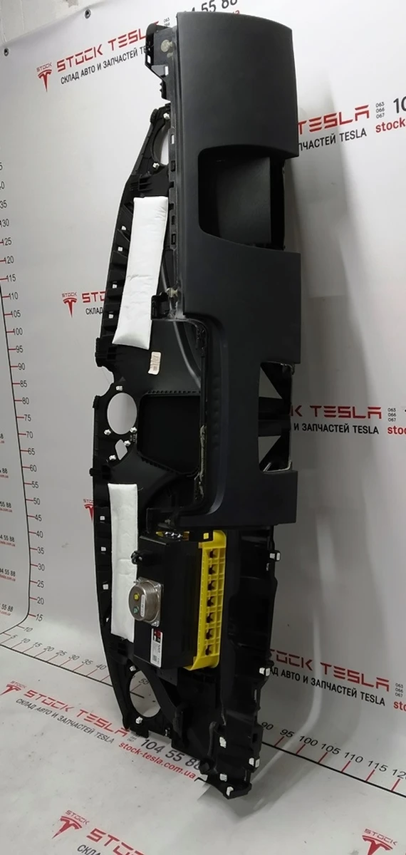 1 Plastic frame tool. panels (dashboard) complete with airbag Tesla model 3 1083401-05-J