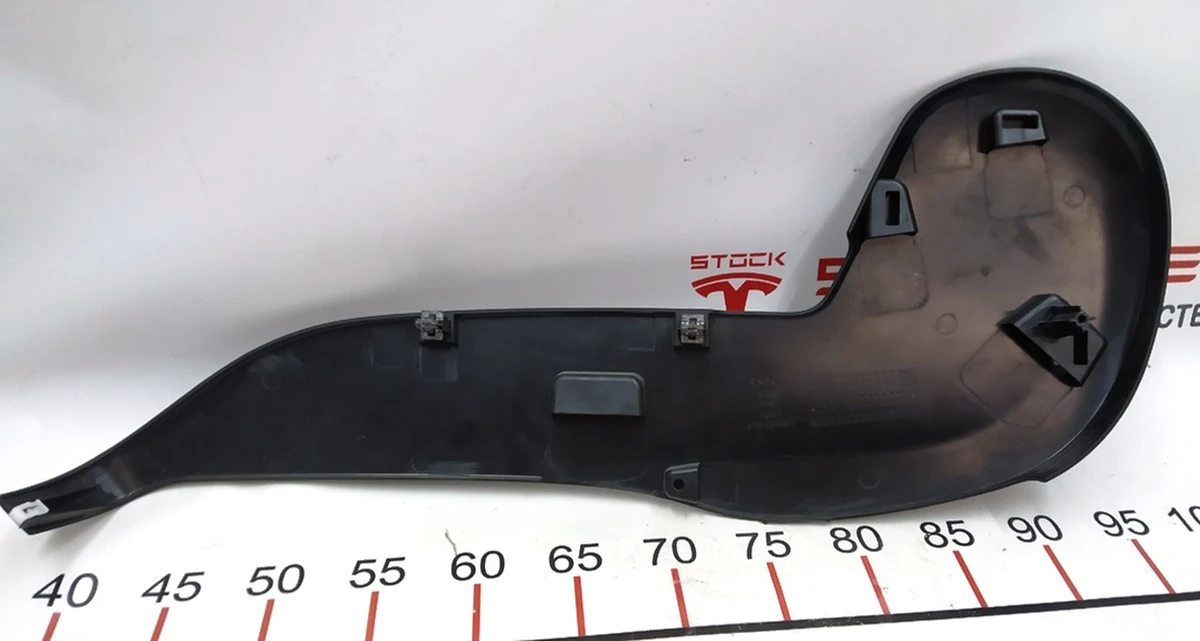 6 Накладка декоративна водія сидіння нижня права Tesla model X, model S REST 1083453-00-A