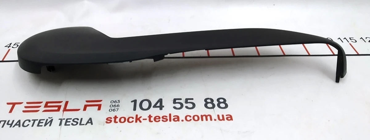 6 Накладка декоративна водія сидіння нижня права Tesla model X, model S REST 1083453-00-A