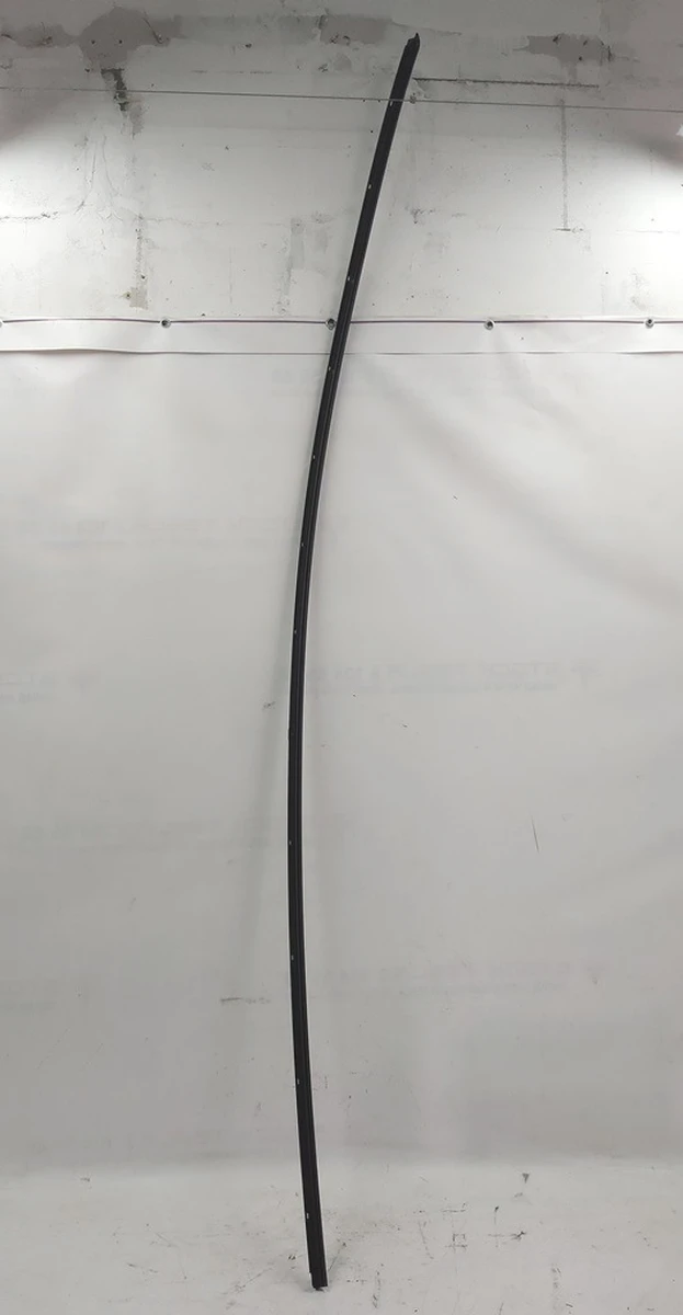 1 Молдинг кузова боковой левый BLACK с повреждением Tesla model 3 1083519-01-D