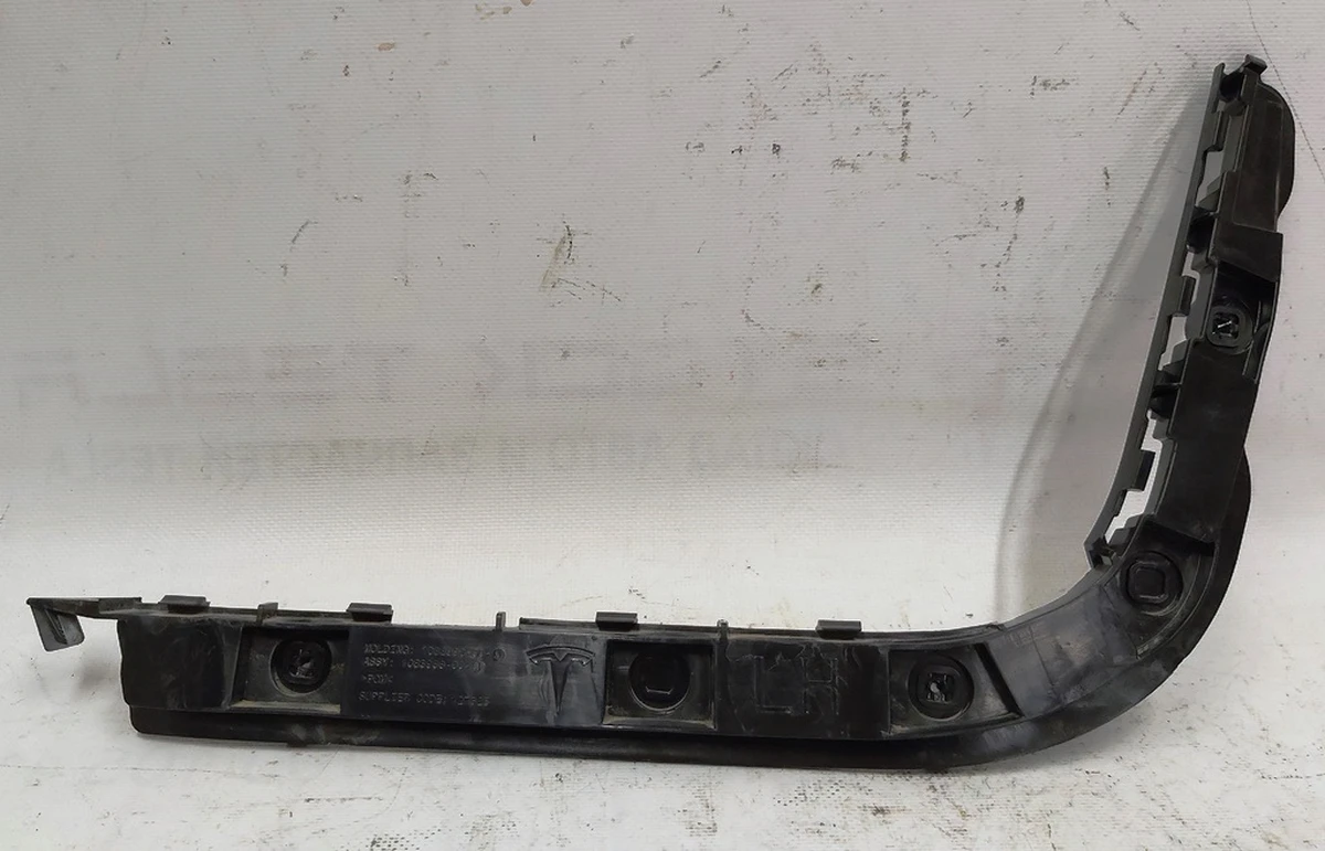 4 Кронштейн кріплення заднього бампера лівий Tesla model 3 1083988-00-I