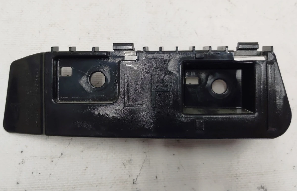 7 Кронштейн крепления фонаря заднего левого Tesla model 3 1083992-00-D