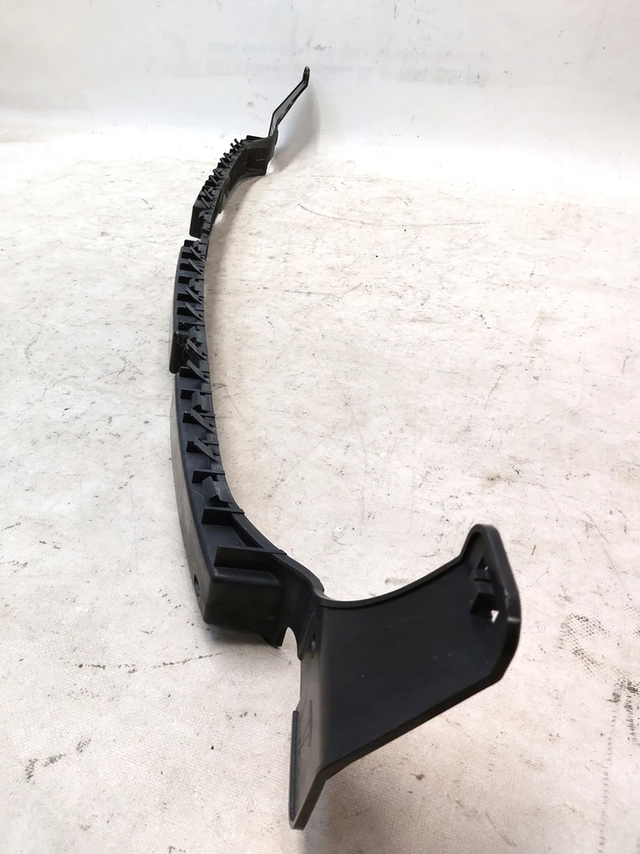 10 Кронштейн заднього бампера центральний Tesla model 3 1121191-00-E