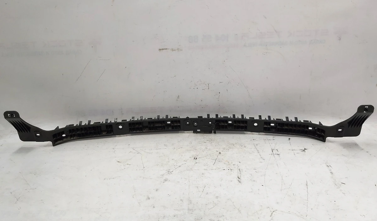 10 Кронштейн заднього бампера центральний Tesla model 3 1121191-00-E