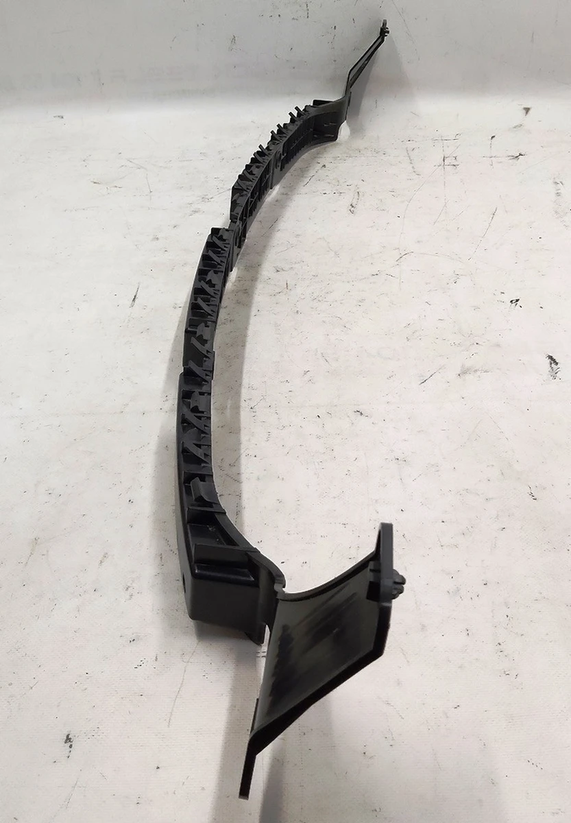 10 Кронштейн заднього бампера центральний Tesla model 3 1121191-00-E