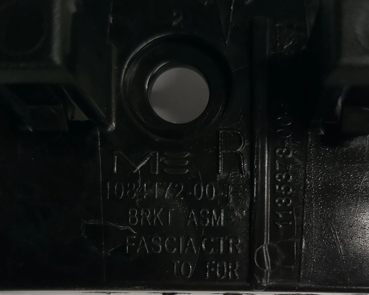 9 BRACKET - FASCIA FRT CTR TO FDR RH, NEW Tesla model 3 1084172-00-F