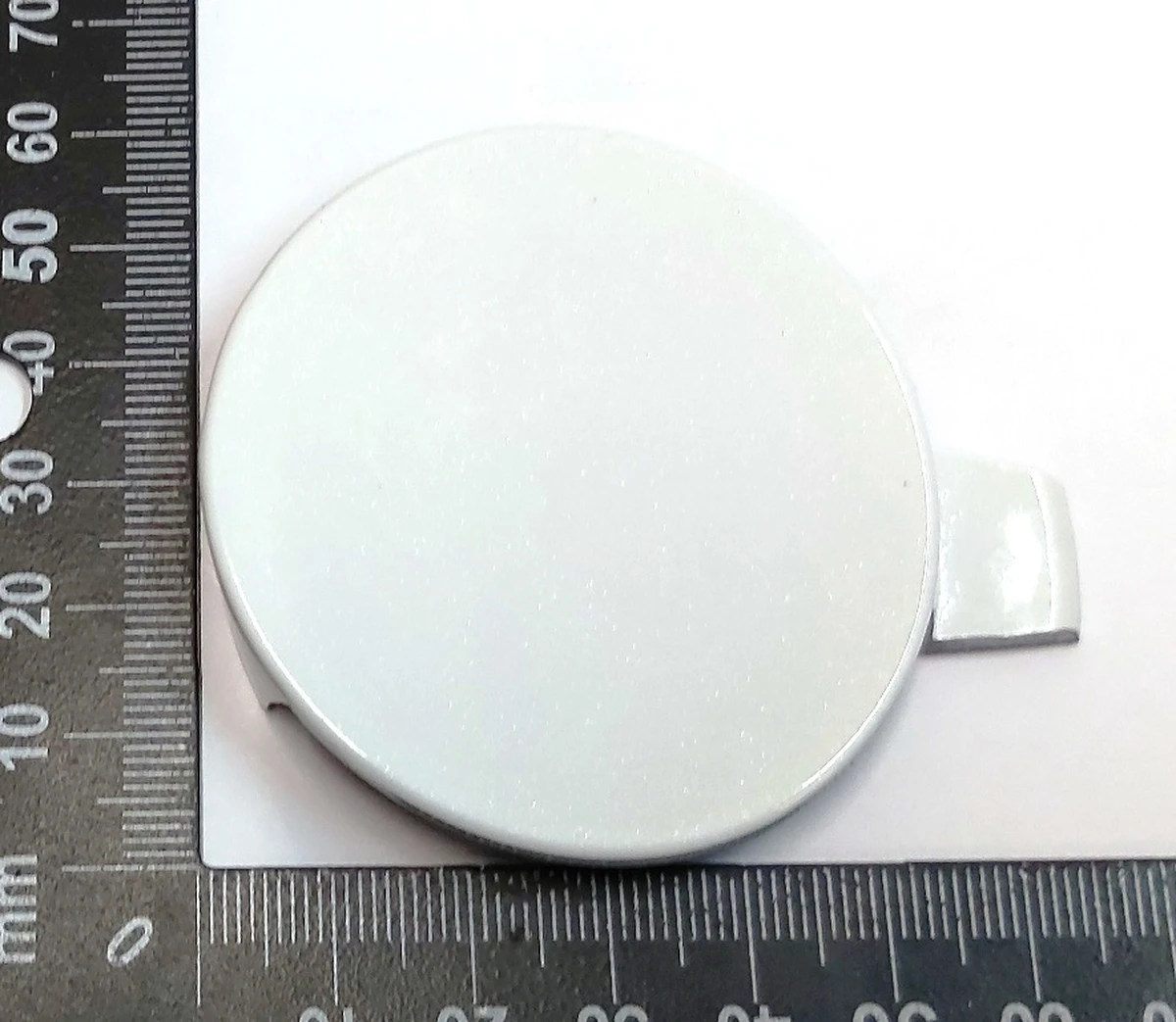 Заглушка бампера переднього WHITE Tesla model 3 1084168-00-E