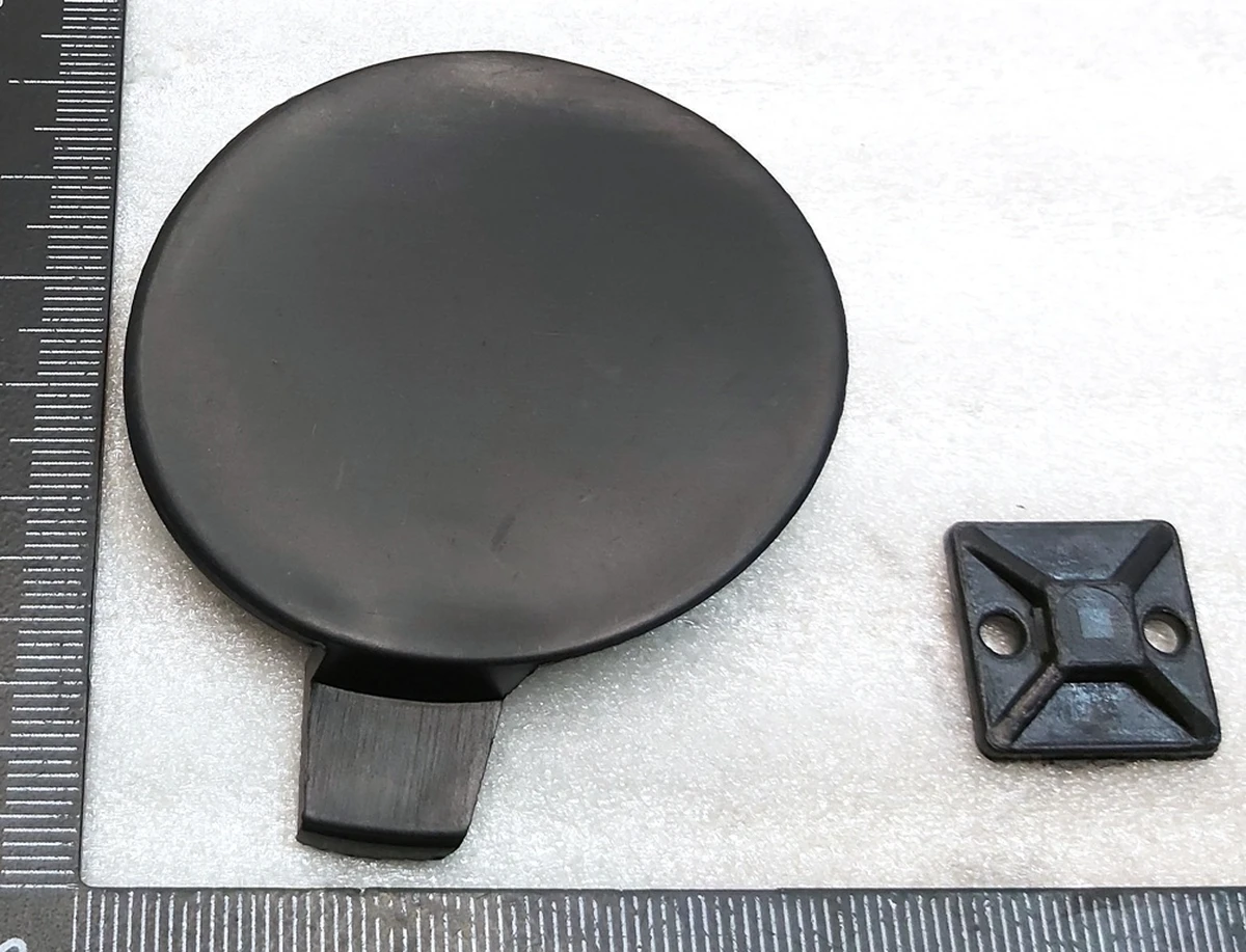 2 Заглушка бампера переднего Tesla model 3 1084168-00-E