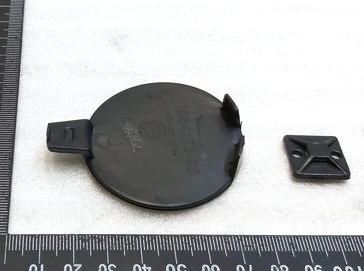 2 Заглушка бампера переднего Tesla model 3 1084168-00-E