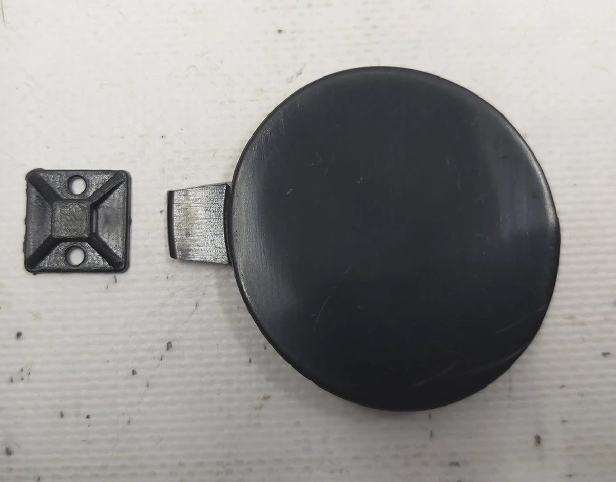 Заглушка бампера переднього NEW Tesla model 3 1084168-00-E