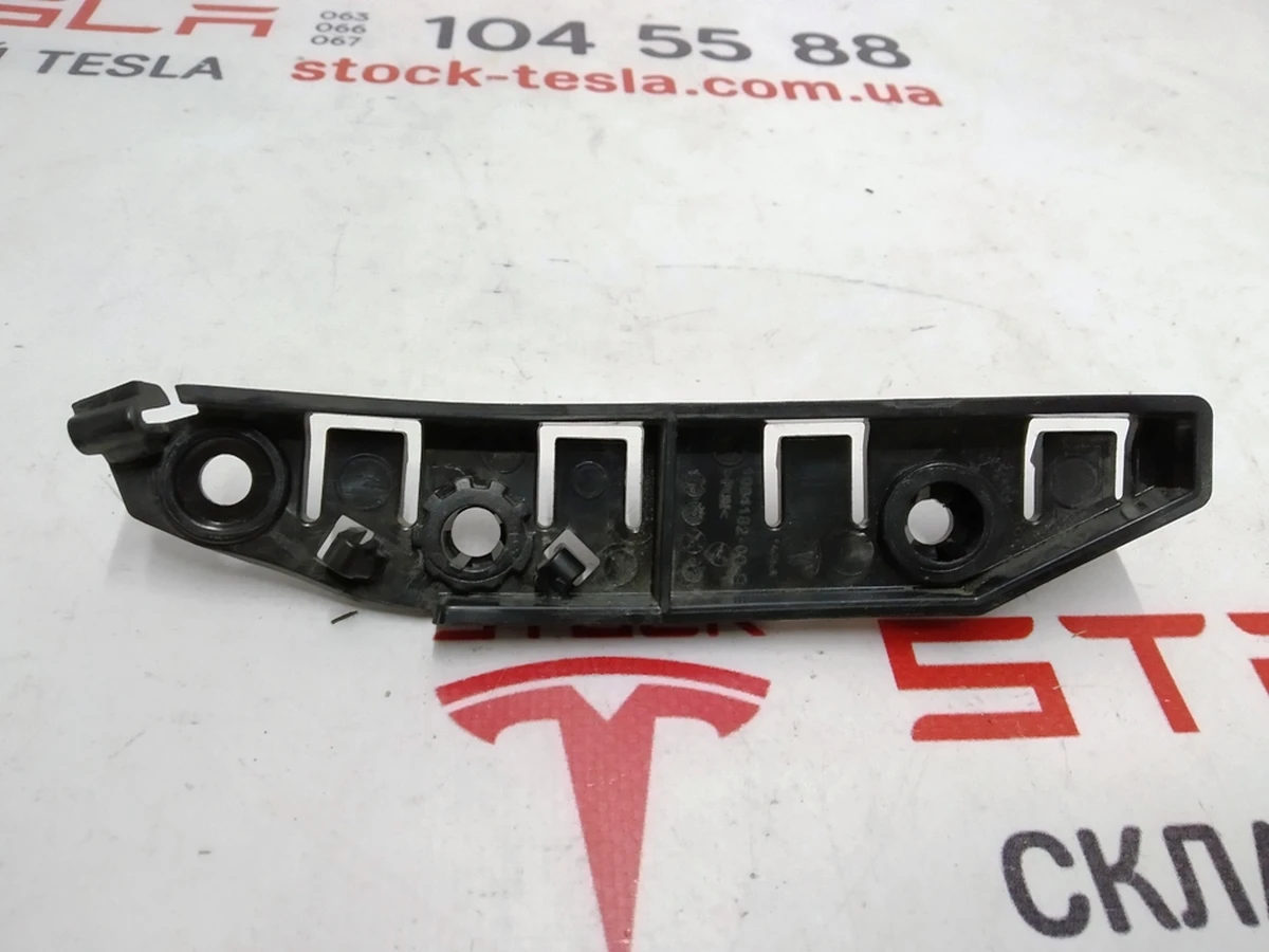 2 Кронштейн кріплення напрямна бампер крило правий Tesla Model 3 1084182-00-E