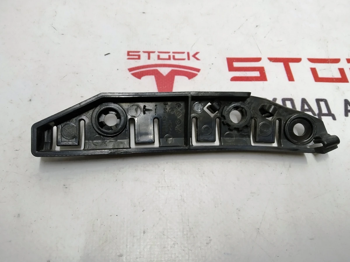 2 Кронштейн кріплення напрямна бампер крило правий Tesla Model 3 1084182-00-E