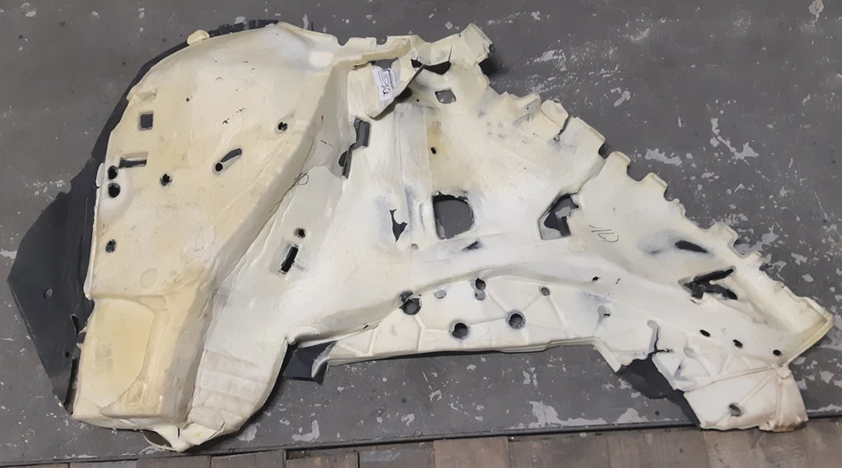 Теплошумоізолятор салону стійки C правий Tesla model X 1084303-00-E