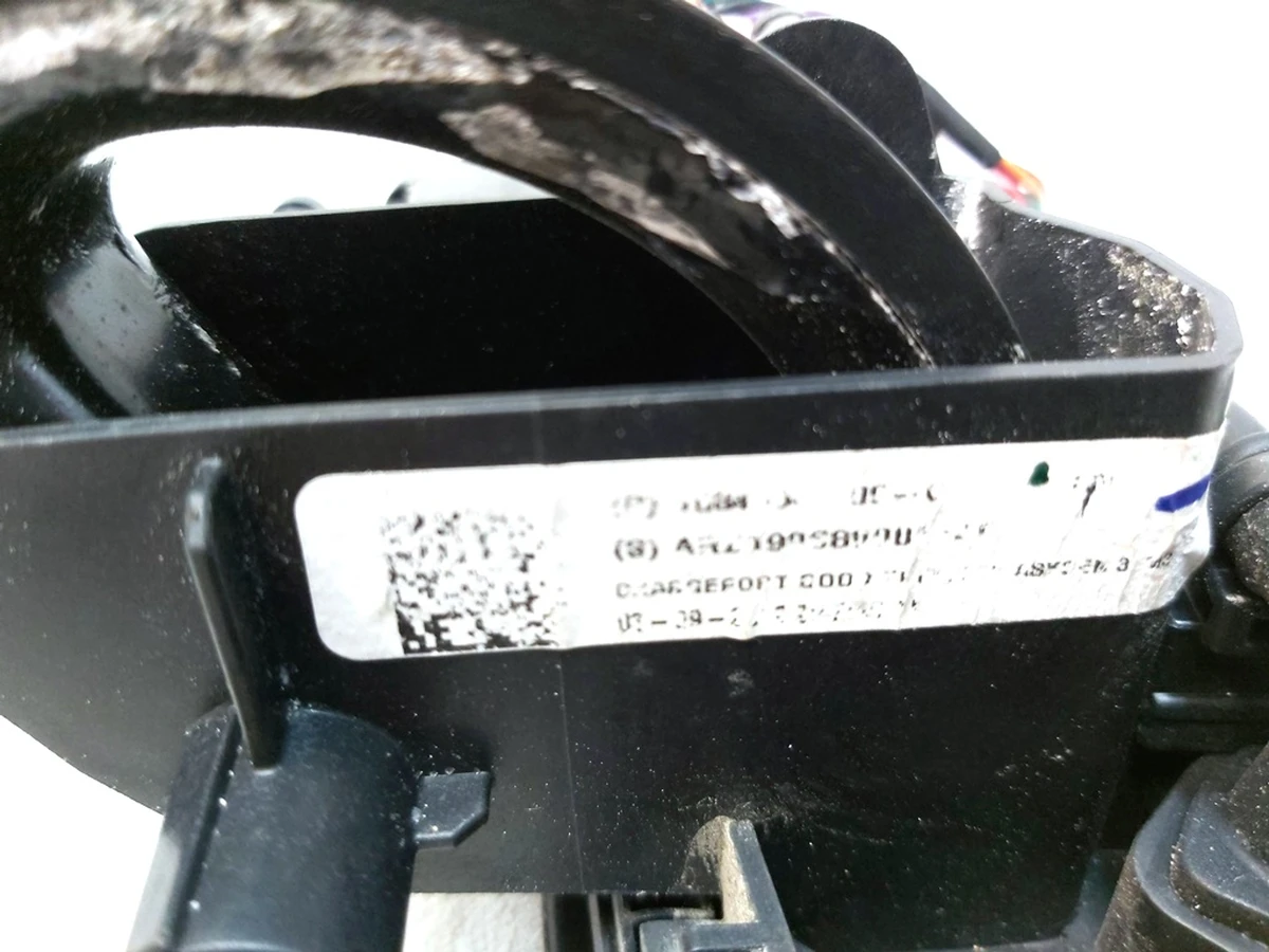 3 CHARGE PORT ACTUATOR  with damage Tesla model 3 1084854-00-J