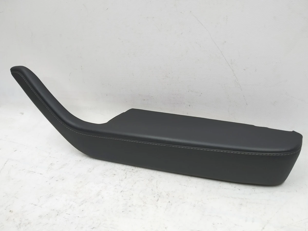 14 Подлокотник карты двери передней правой PREMIUM BLACK Tesla model 3 1090411-01-H