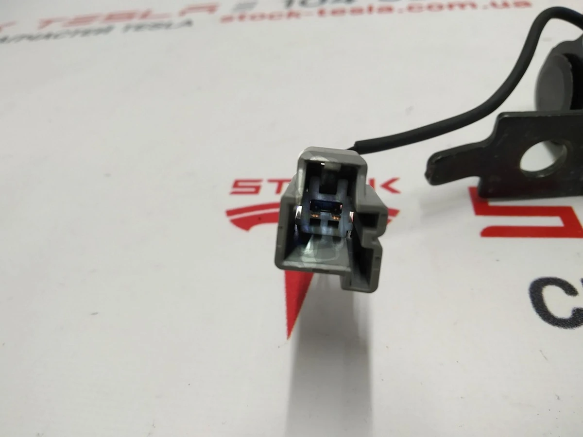 3 M3 - 2R BUCKLE, LH, BLK {M3} 1085939-01-E