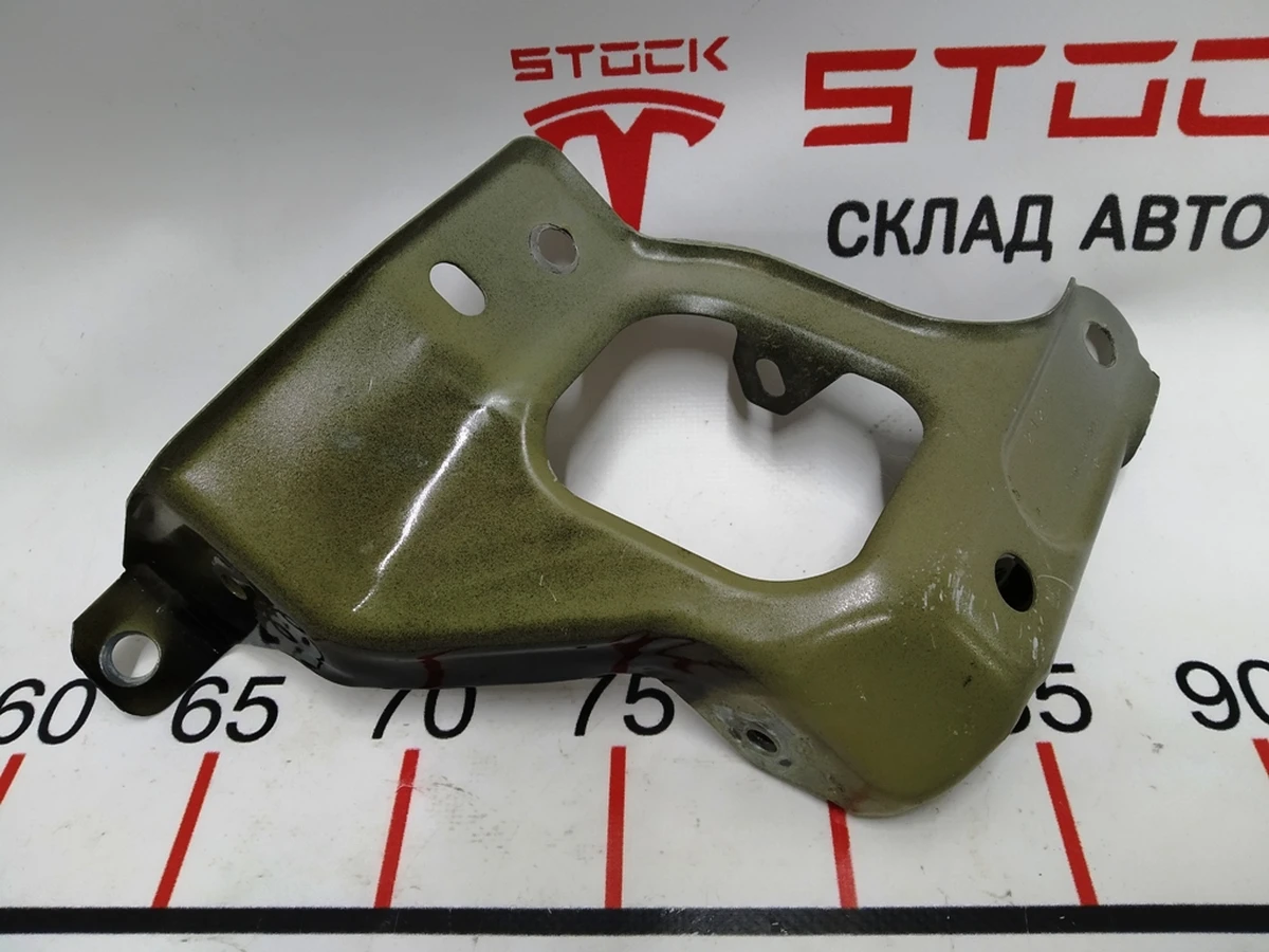 19 Кронштейн лонжерона правого крила Tesla model 3 1086016-S0-A