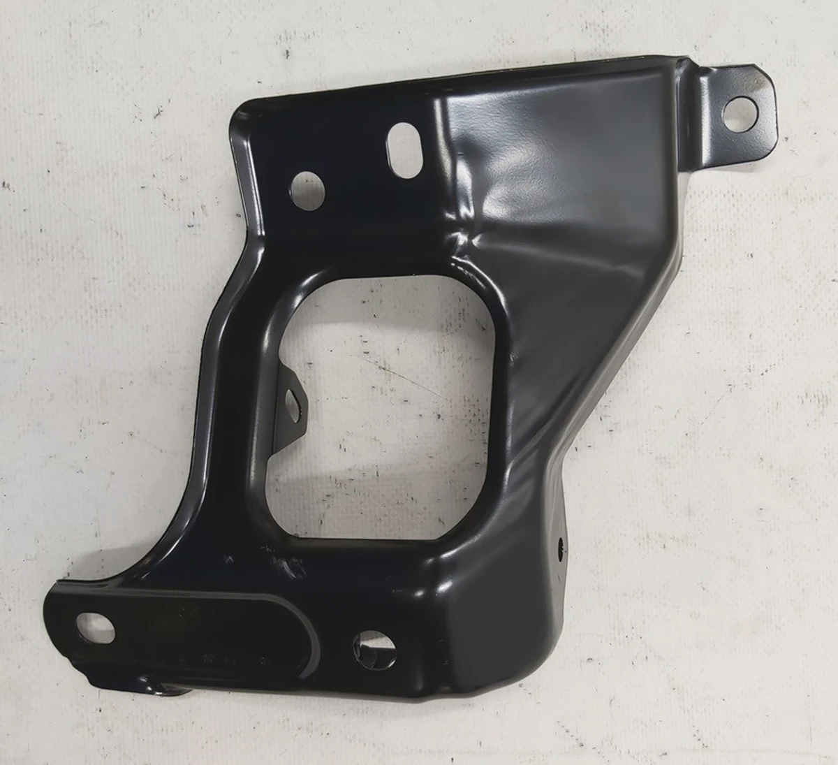 19 Side member bracket left wing NEW Tesla model 3 1086017-S0-A