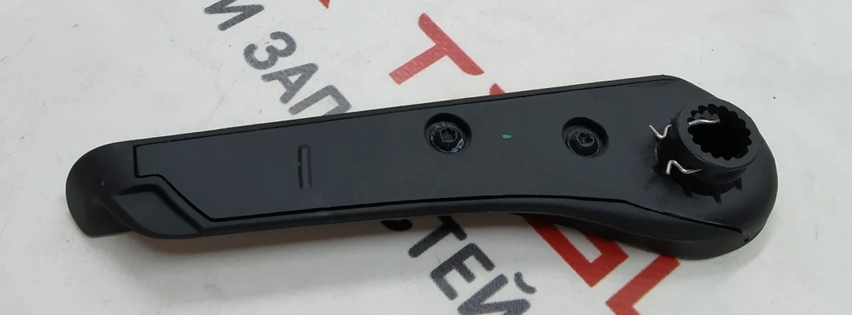 4 Важіль складання спинки одинарного правого сидіння 2-го ряду у зборі Tesla model X 1086062-00-D