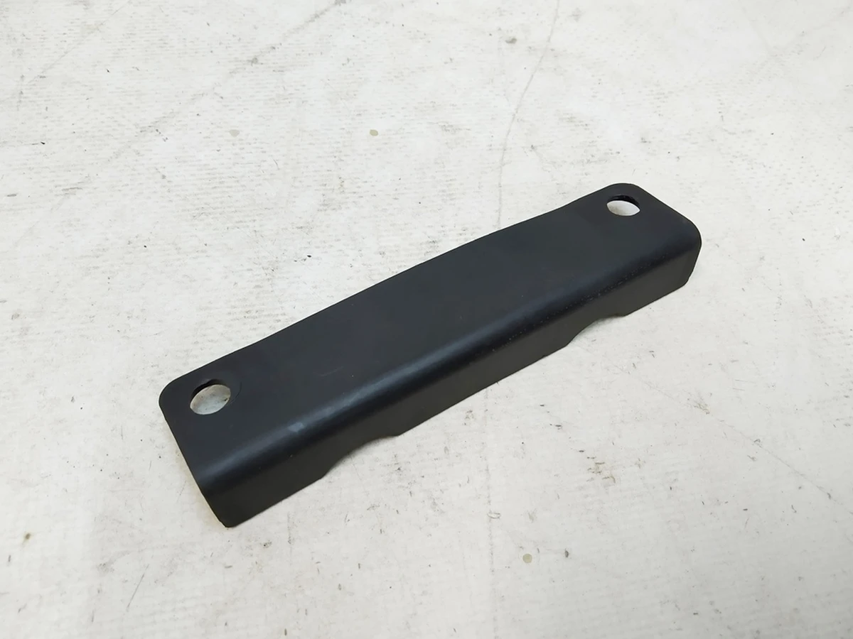 1 Накладка декоративная сиденья 2-го ряда 60/40 Tesla model X 1086196-00-A