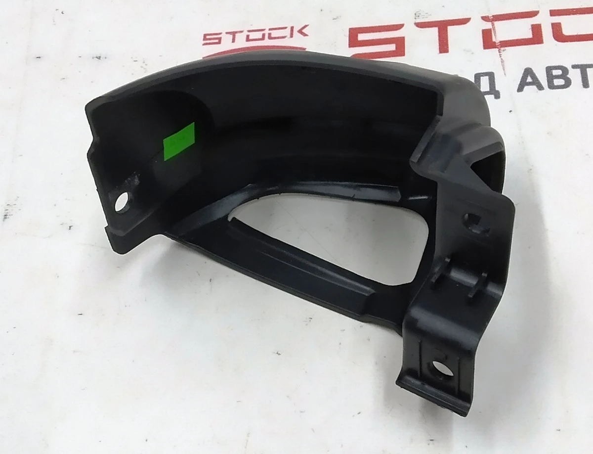 5 Кронштейн кріплення лівої декоративної накладки ременя безпеки подвійного лівого сидіння 2-го ряду Tesla model X 2345614