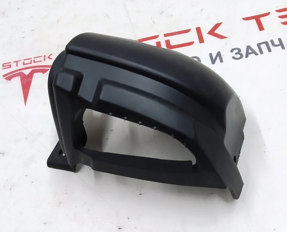 5 Кронштейн кріплення лівої декоративної накладки ременя безпеки подвійного лівого сидіння 2-го ряду Tesla model X 2345614