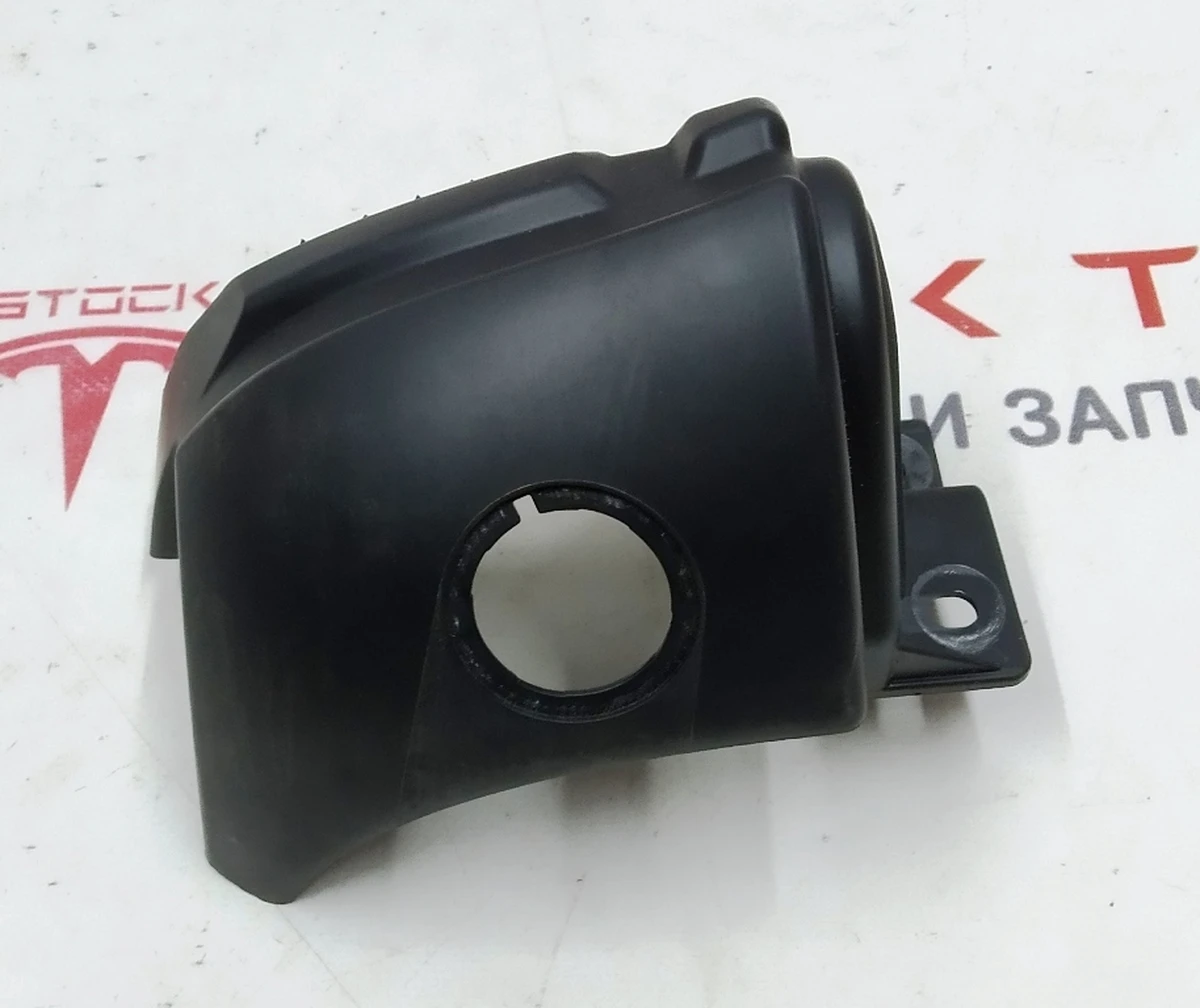 5 Кронштейн кріплення лівої декоративної накладки ременя безпеки подвійного лівого сидіння 2-го ряду Tesla model X 2345614