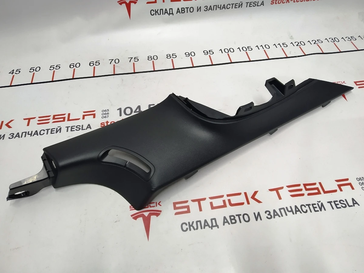 6 Накладка ремня безопасности стойки С правой Tesla model 3 1086285-00-G