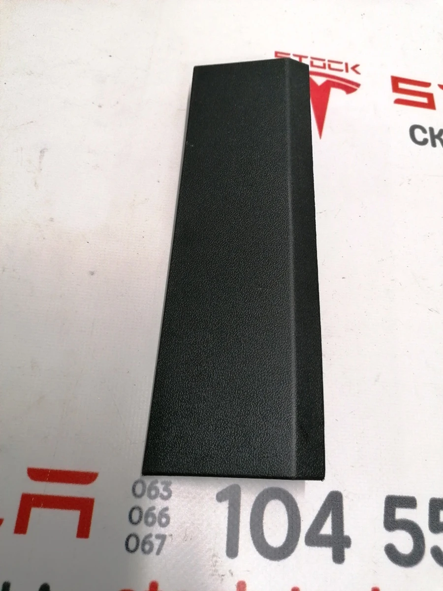 10 Накладка стойки А средняя левая Tesla model 3 1086303-00-F