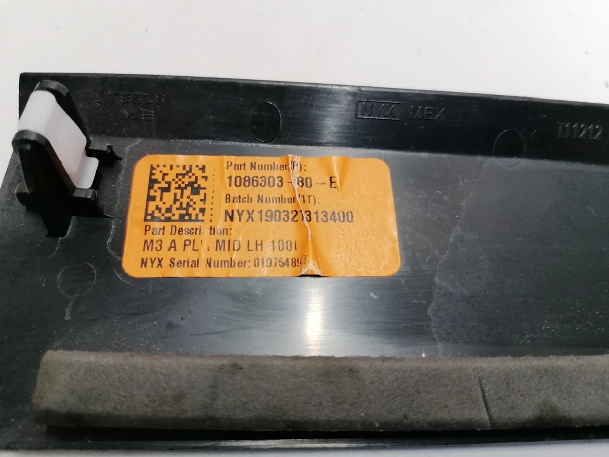 10 Накладка стойки А средняя левая Tesla model 3 1086303-00-F