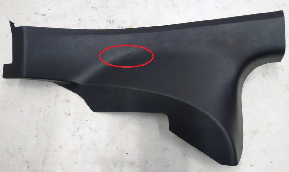 8 Накладка порога двері задніх лівих з ушкодженнями Tesla model 3 1086309-00-F