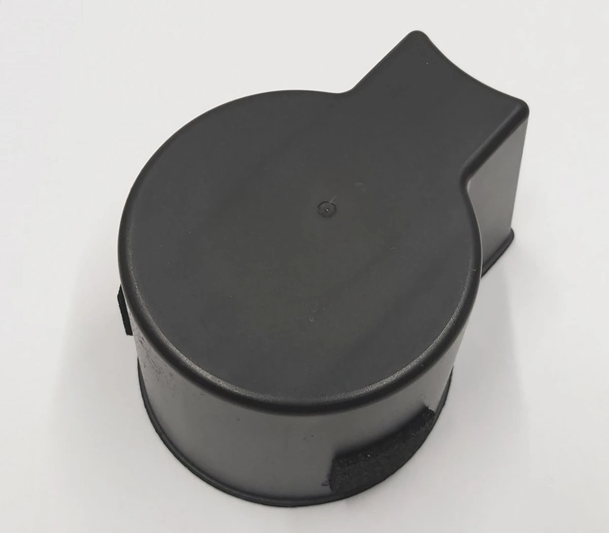 Органайзер підстаканника центральної консолі Tesla model 3 1087988-00-E