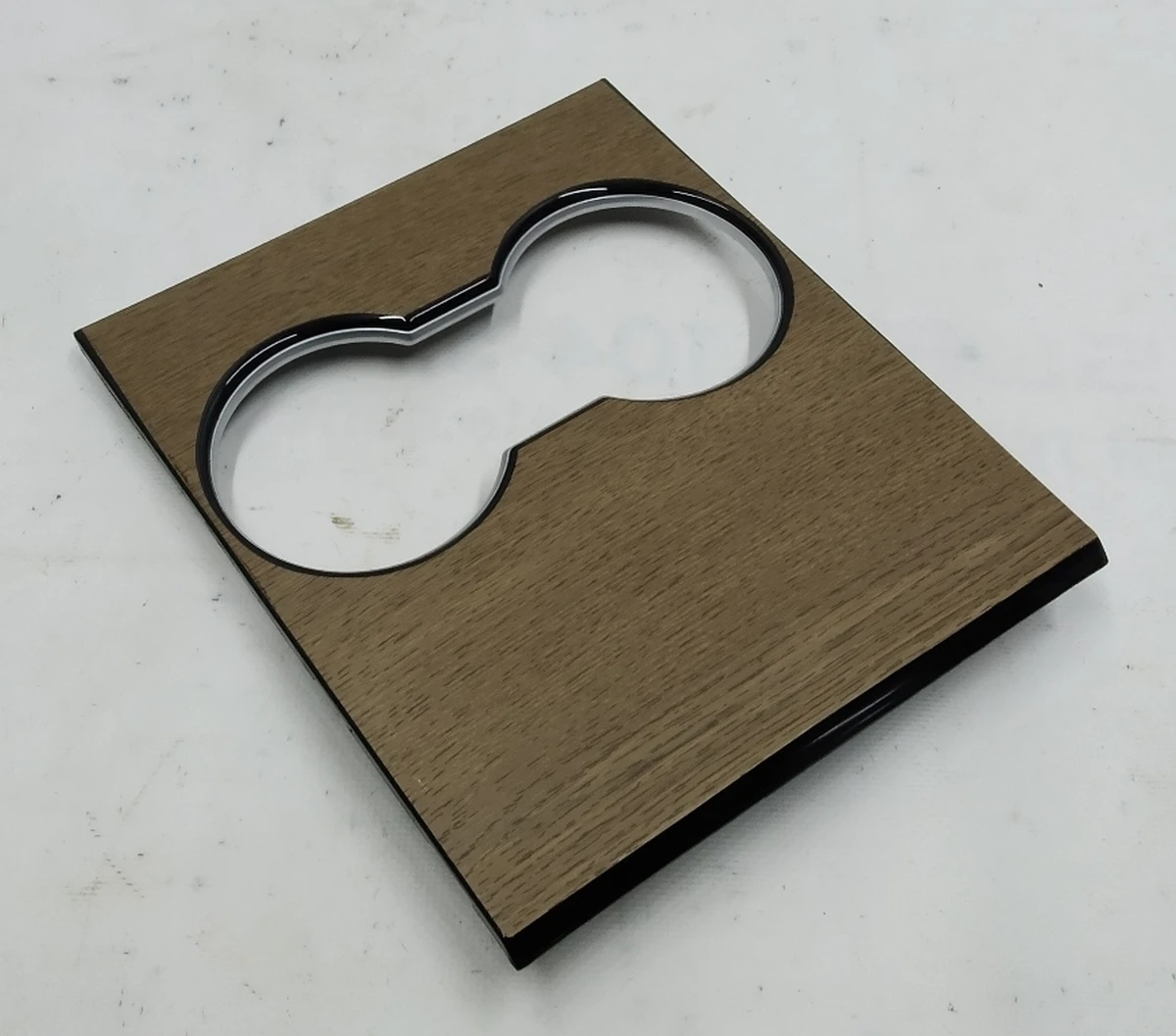 12 M3, CONSOLE, CUP HLDR DCR, ASY, PREMIUM, NO SECURITY CONTROLLER WOOD Tesla model 3