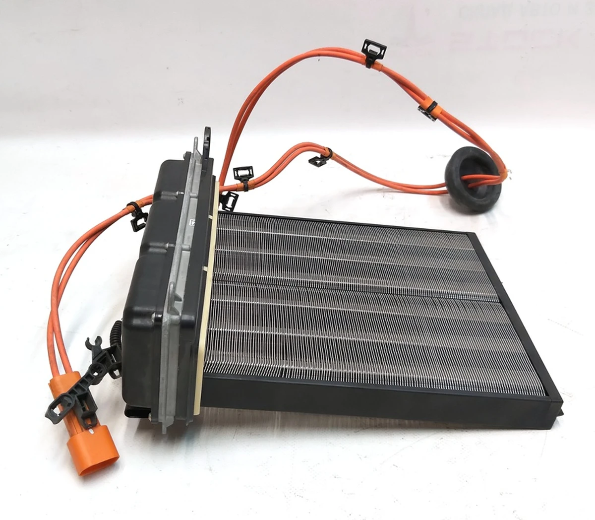 1 Элемент нагревательный климатической уставновки (печки) салона в сборе с электропроводкой Tesla model 3 1088218-00-I