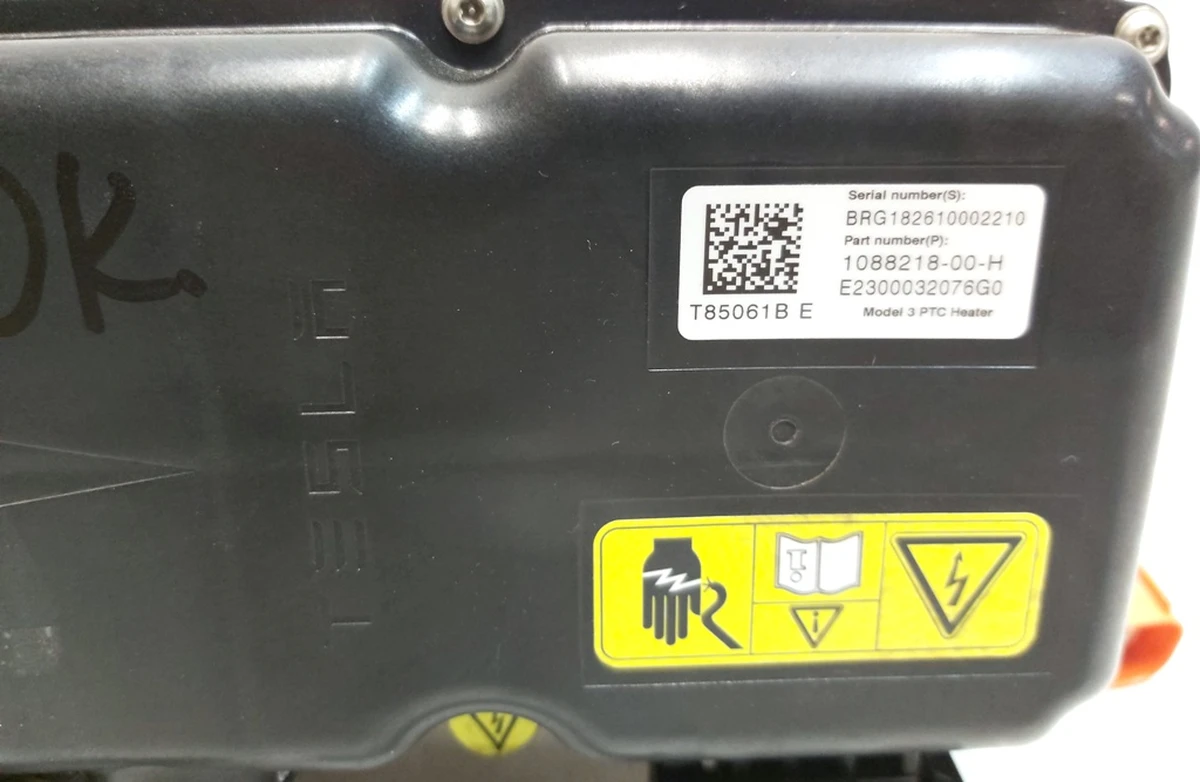 1 PTC heater Dual Zone with electrical wiring Tesla model 3 1088218-00-I