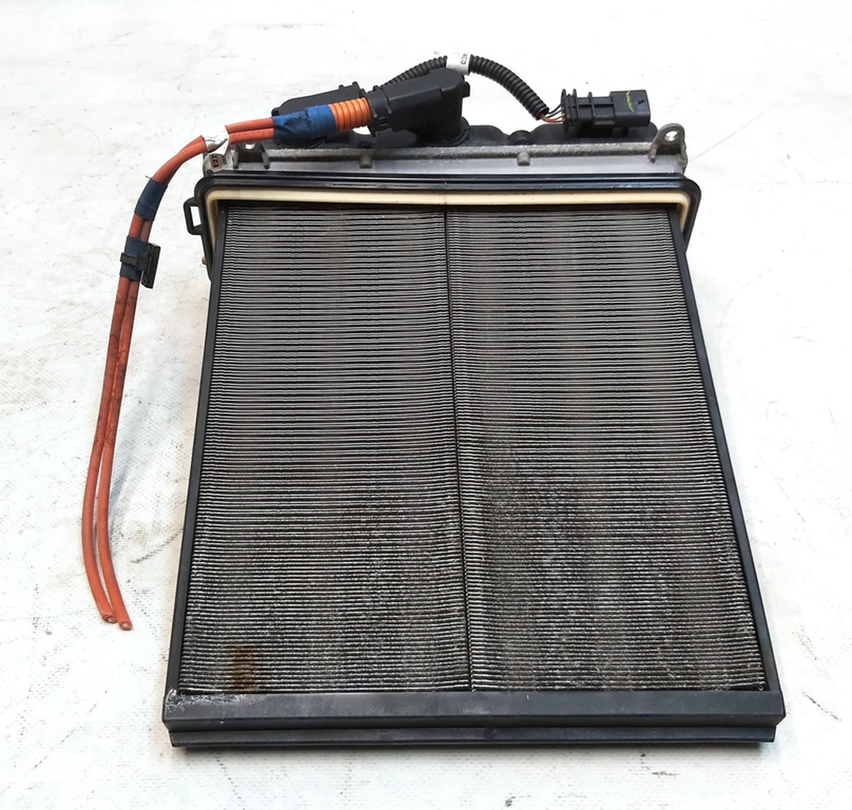 1 Heating element of the cabin climate control unit (stove) with damage to the electrical wiring Tesla model 3 1088218-00-I