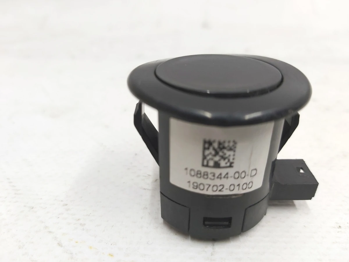 1 Button for unlocking the 2nd row of seats (7 seats) Tesla model X 1088344-00-C