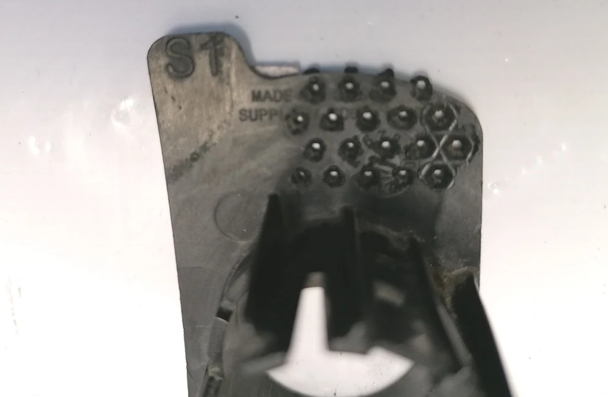 3 Кронштейн крепления парктроника S1 (12 датчиков система PARK ASSIST) АП2.5 Tesla model 3 1088436-00-A