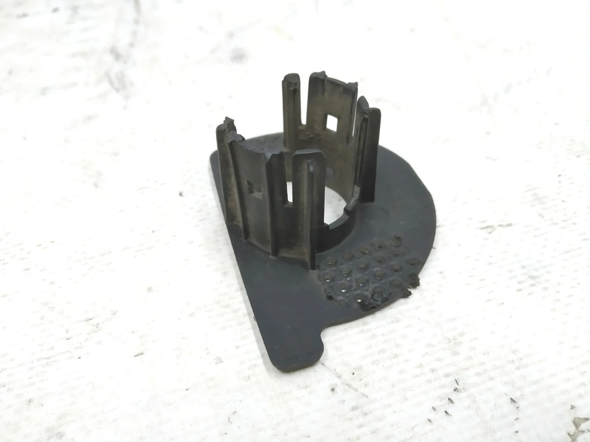 Кронштейн парктроника S7 Tesla model 3 1088442-00-A