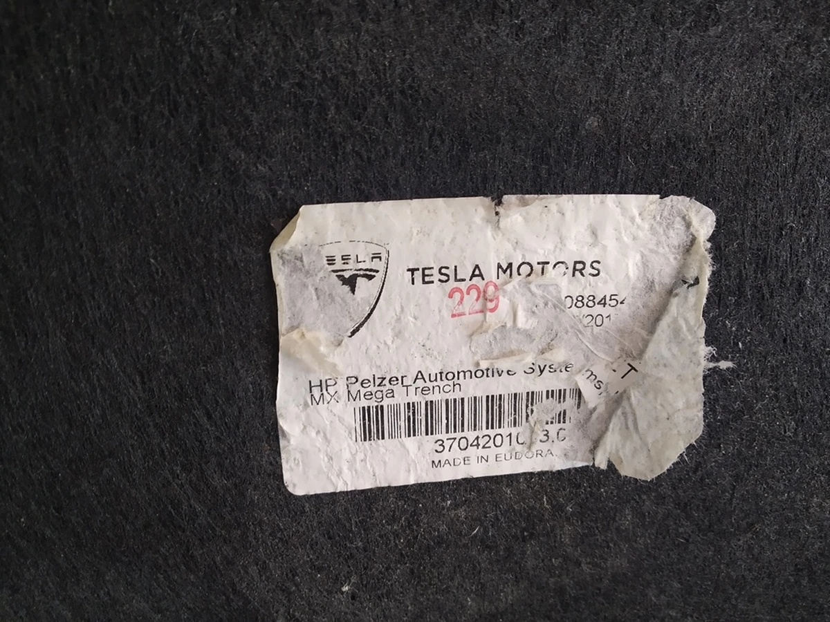 9 MX MEGA TRENCH Tesla model X 1088454-00-C