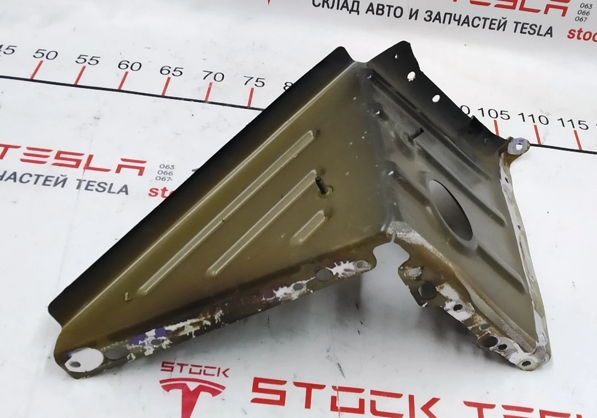 26 ASSEMBLY - REAR WHEELHOUSE OUTER EXTENSION - RIGHT Tesla Model 3, Model 3 Jan 2024 1088465-00-F 1104200-S0-A