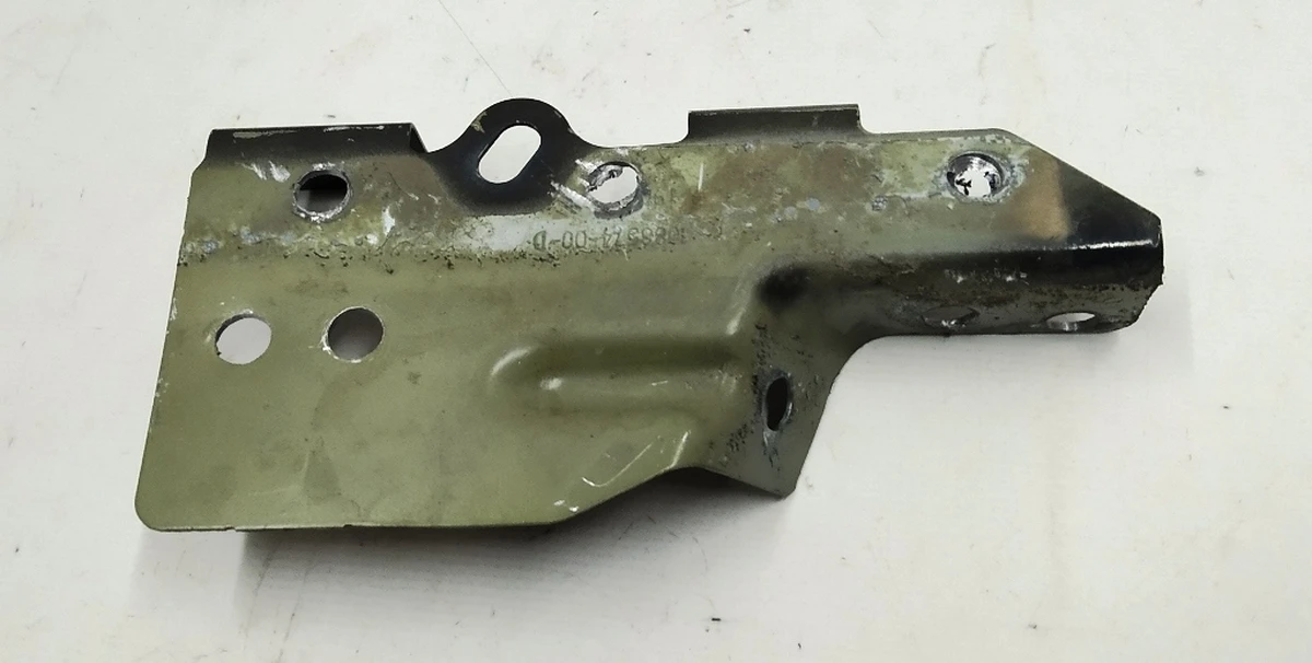 14 Quarter Front Right Fender Mount Bracket Rear Tesla model 3 1088574-S0-A