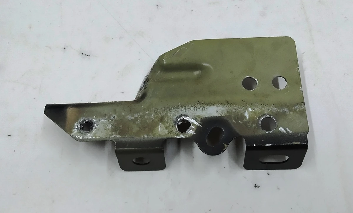 14 Quarter Front Right Fender Mount Bracket Rear Tesla model 3 1088574-S0-A