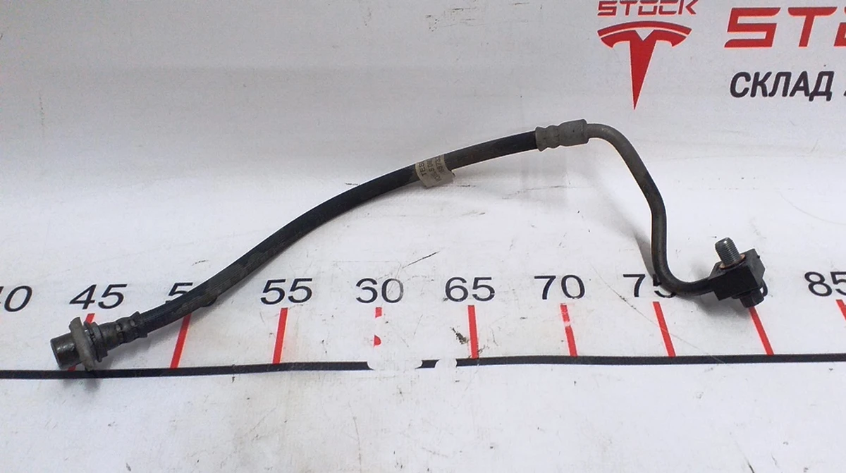 4 Шланг гальмівний задній правий Tesla model S REST 1088733-00-C